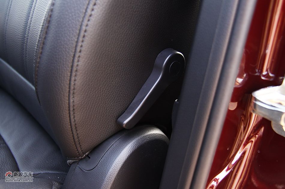 2011款欧宝安德拉座椅空间