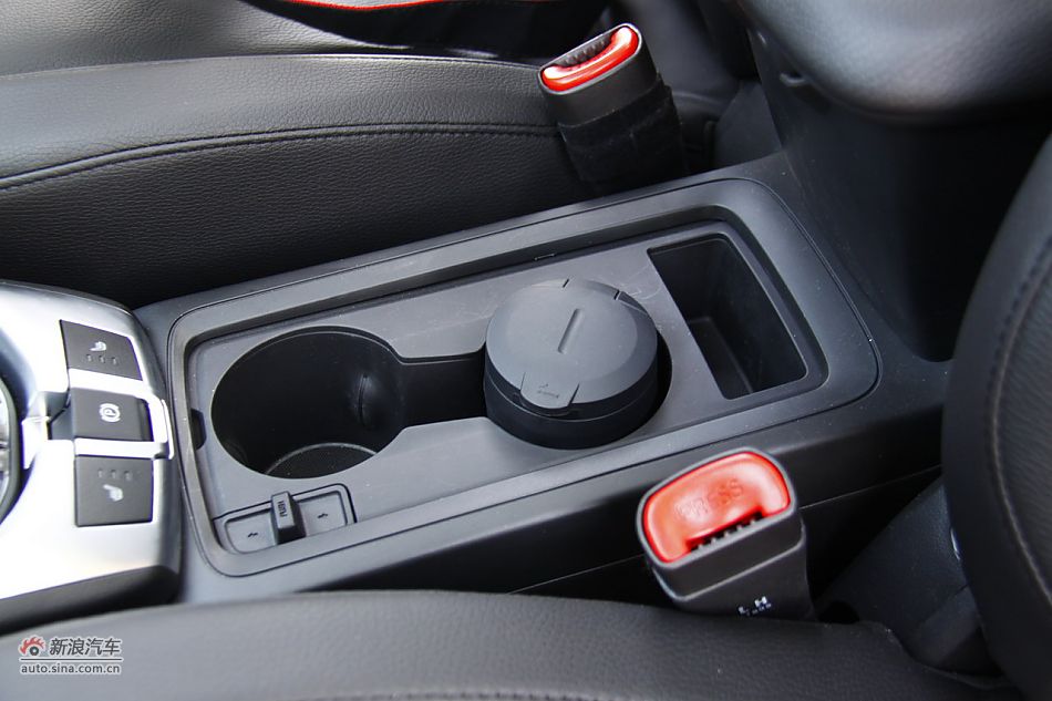 2011款欧宝安德拉座椅空间