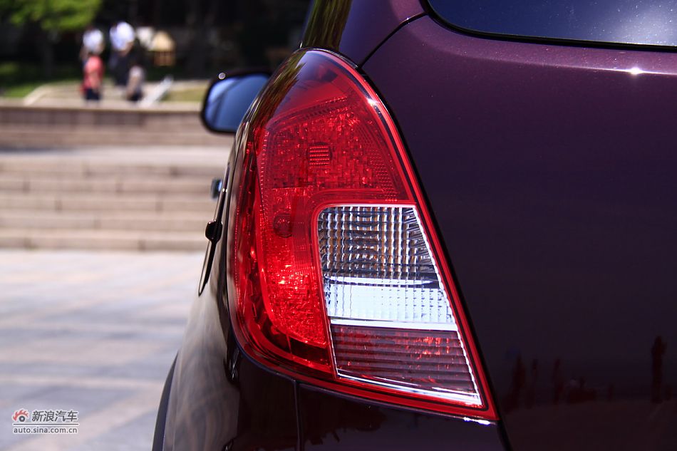 2011款欧宝安德拉外观