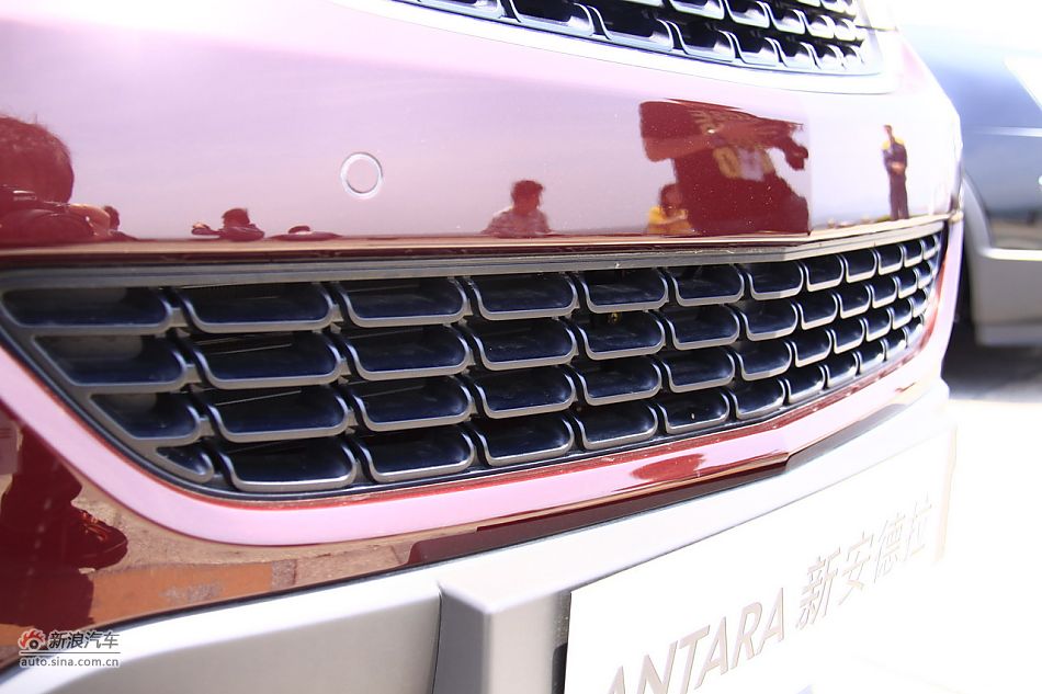 2011款欧宝安德拉外观