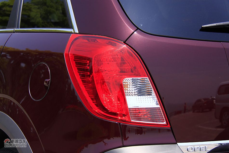 2011款欧宝安德拉外观