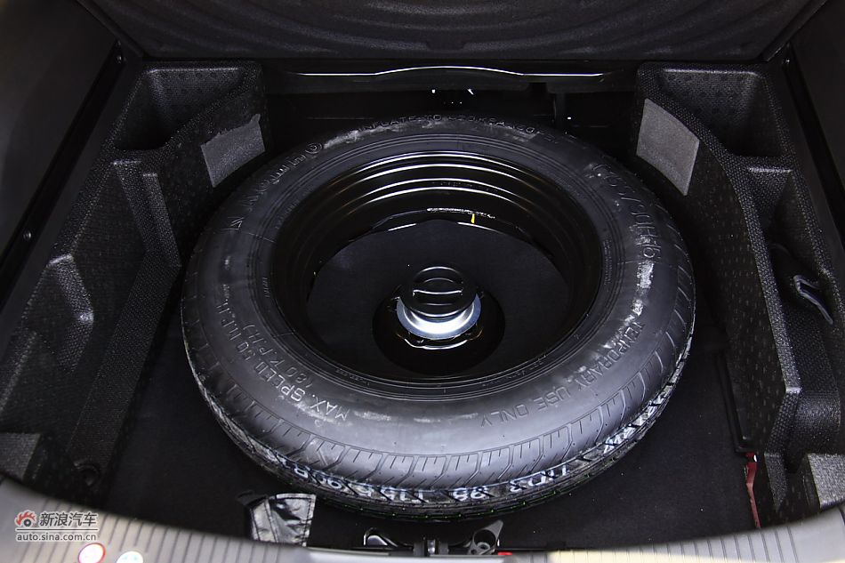 2011款欧宝安德拉备胎