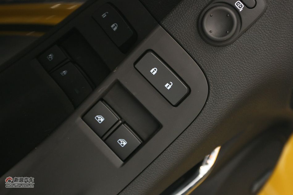 2012款雪佛兰科迈罗变形金刚限量版