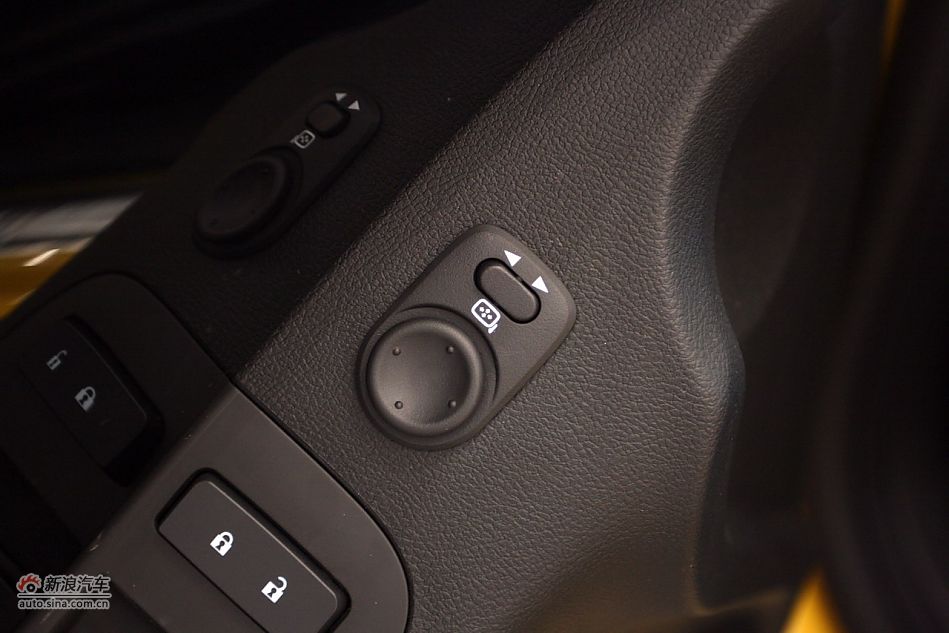 2012款雪佛兰科迈罗变形金刚限量版