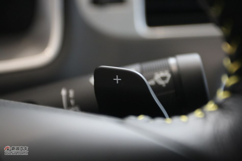 2012款雪佛兰科迈罗变形金刚限量版