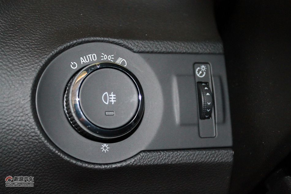 2011款雪佛兰科迈罗