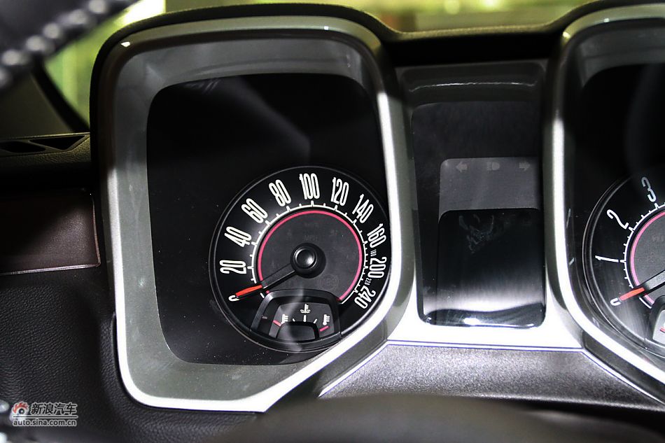 2011款雪佛兰科迈罗