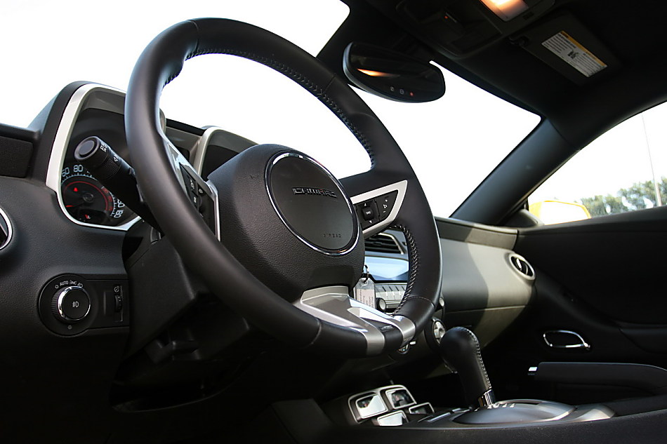 雪佛兰Camaro 6.2L自动挡1SS内饰图片