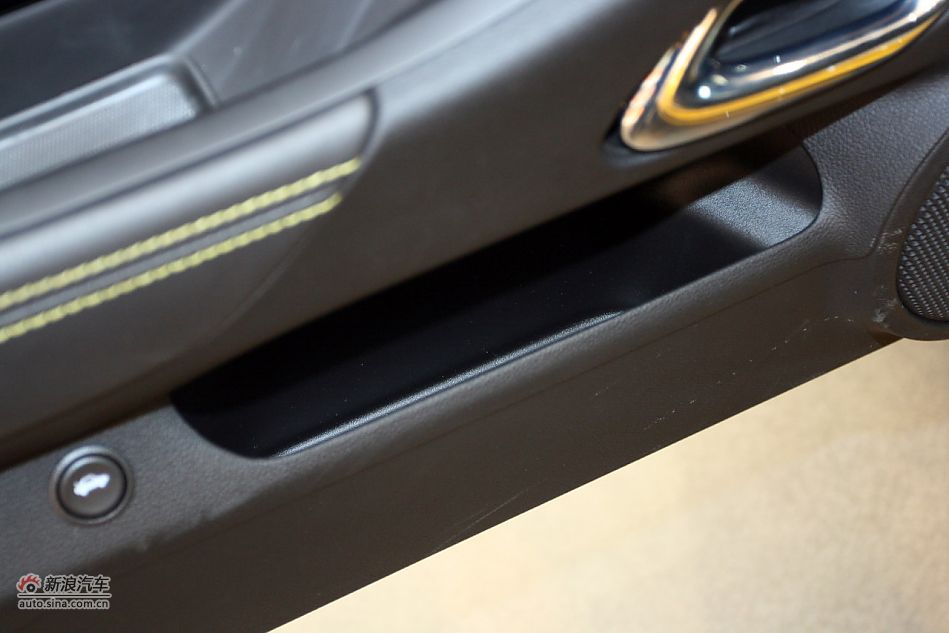 2012款雪佛兰科迈罗变形金刚限量版