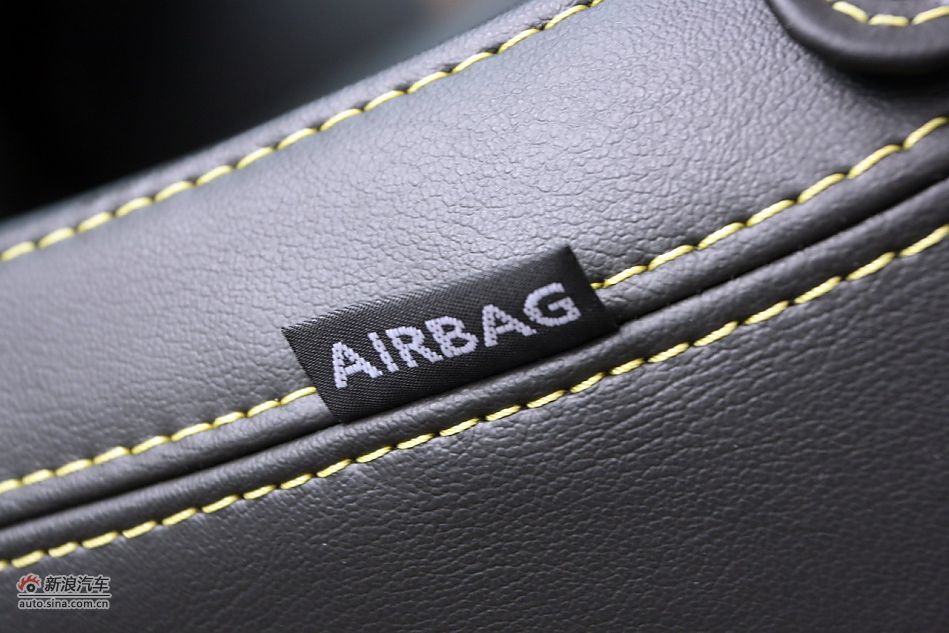 2012款雪佛兰科迈罗变形金刚限量版