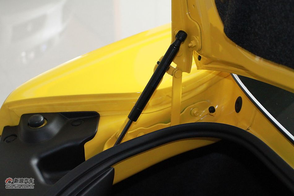 2011款雪佛兰科迈罗