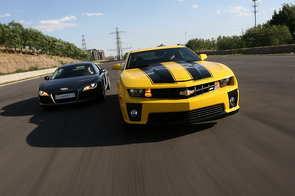 奥迪R8对比雪佛兰Camaro