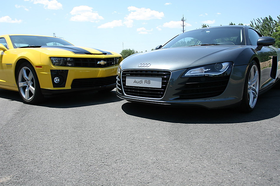 奥迪R8对比雪佛兰Camaro