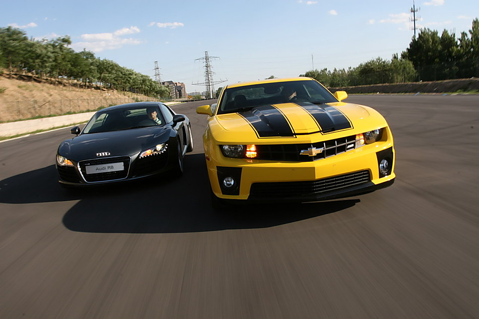 奥迪R8对比雪佛兰Camaro