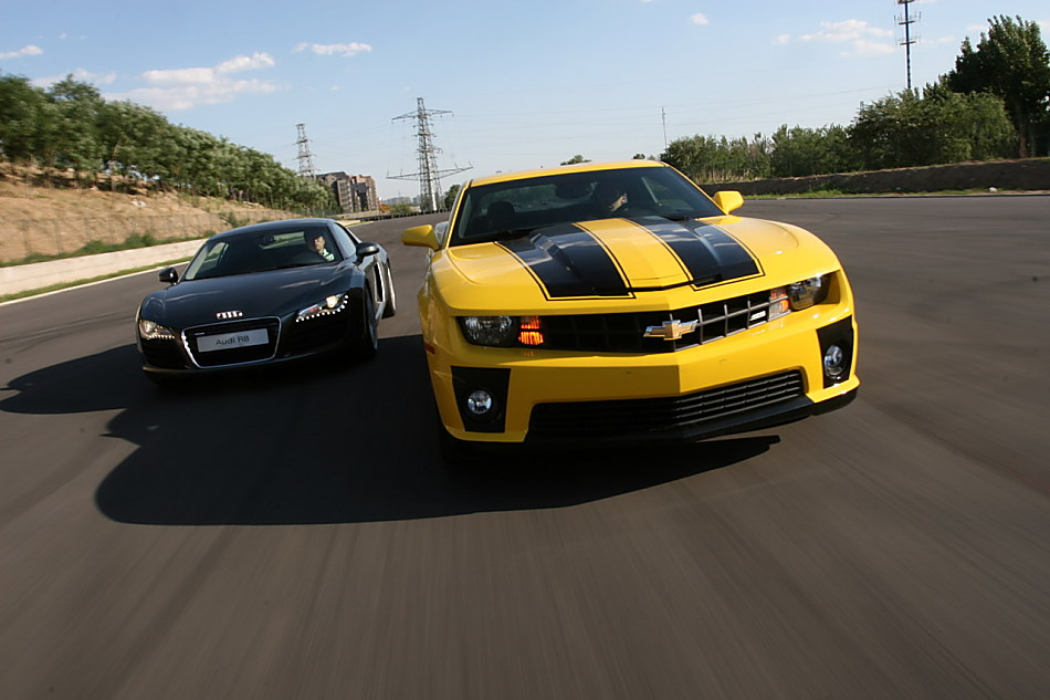 奥迪R8对比雪佛兰Camaro