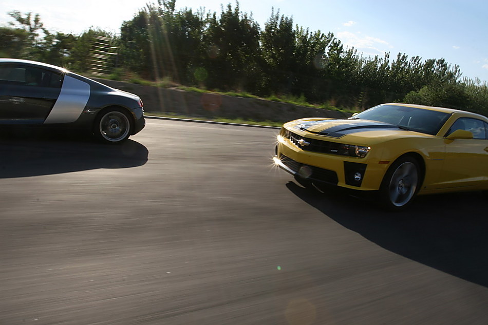 奥迪R8对比雪佛兰Camaro