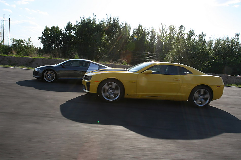 奥迪R8对比雪佛兰Camaro