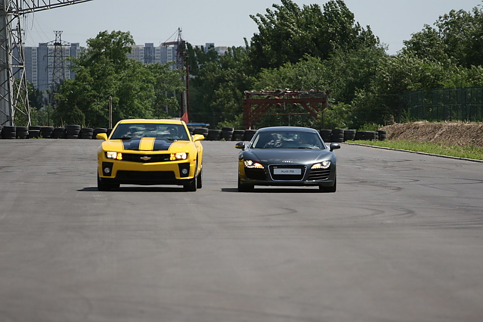 奥迪R8对比雪佛兰Camaro