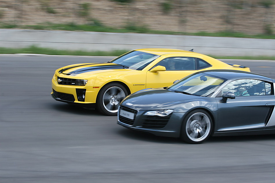 奥迪R8对比雪佛兰Camaro