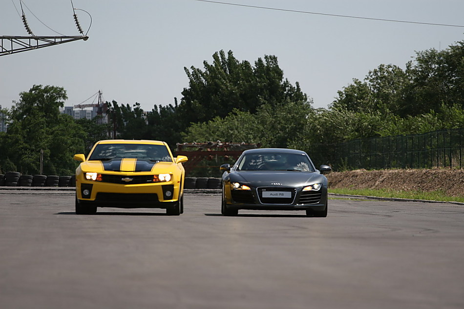 奥迪R8对比雪佛兰Camaro