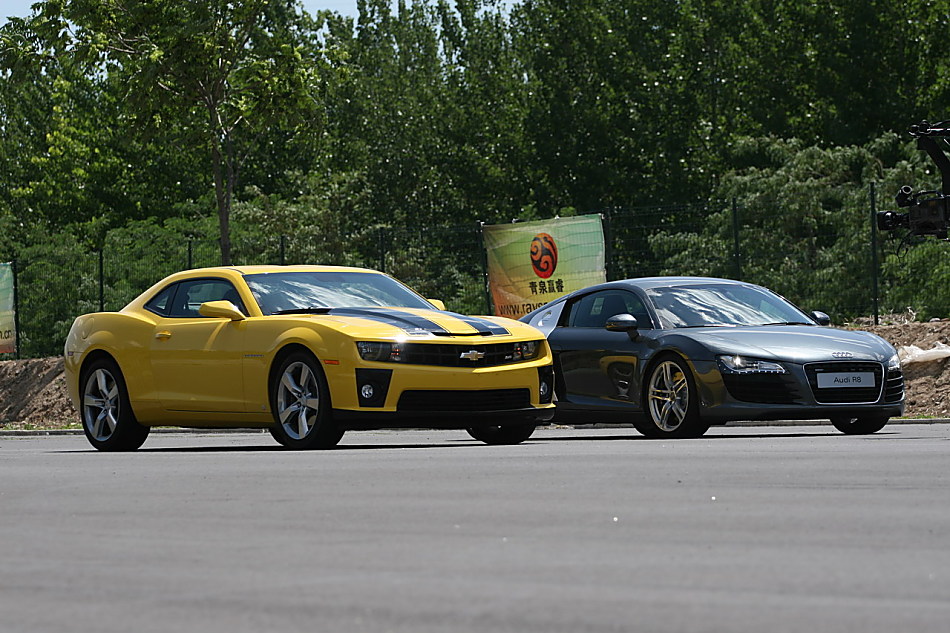 奥迪R8对比雪佛兰Camaro