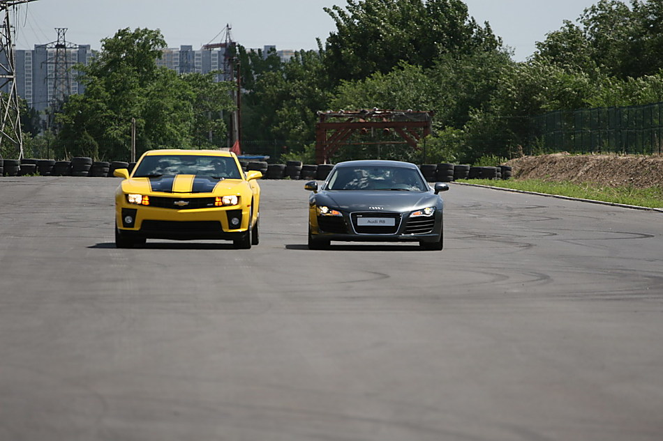 奥迪R8对比雪佛兰Camaro