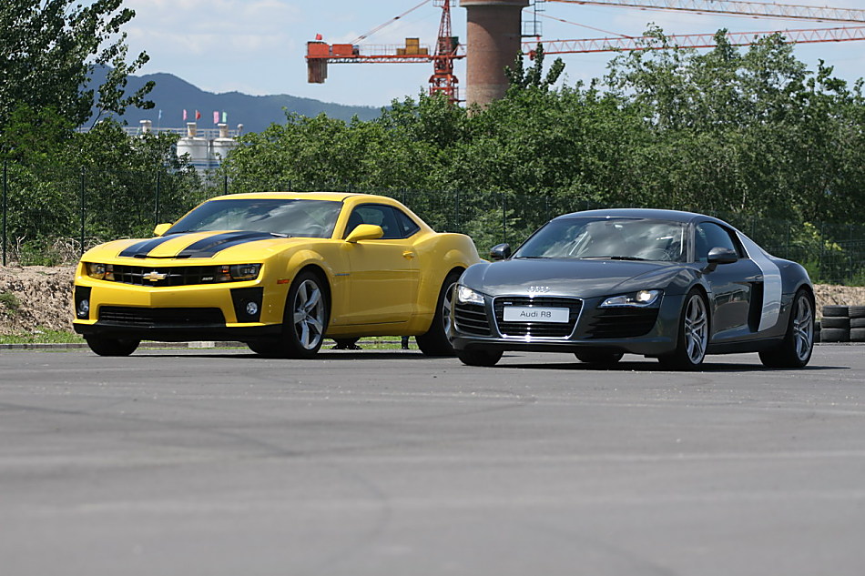 奥迪R8对比雪佛兰Camaro