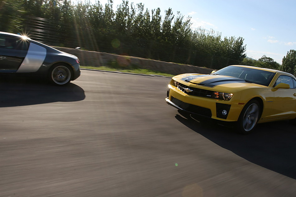 奥迪R8对比雪佛兰Camaro