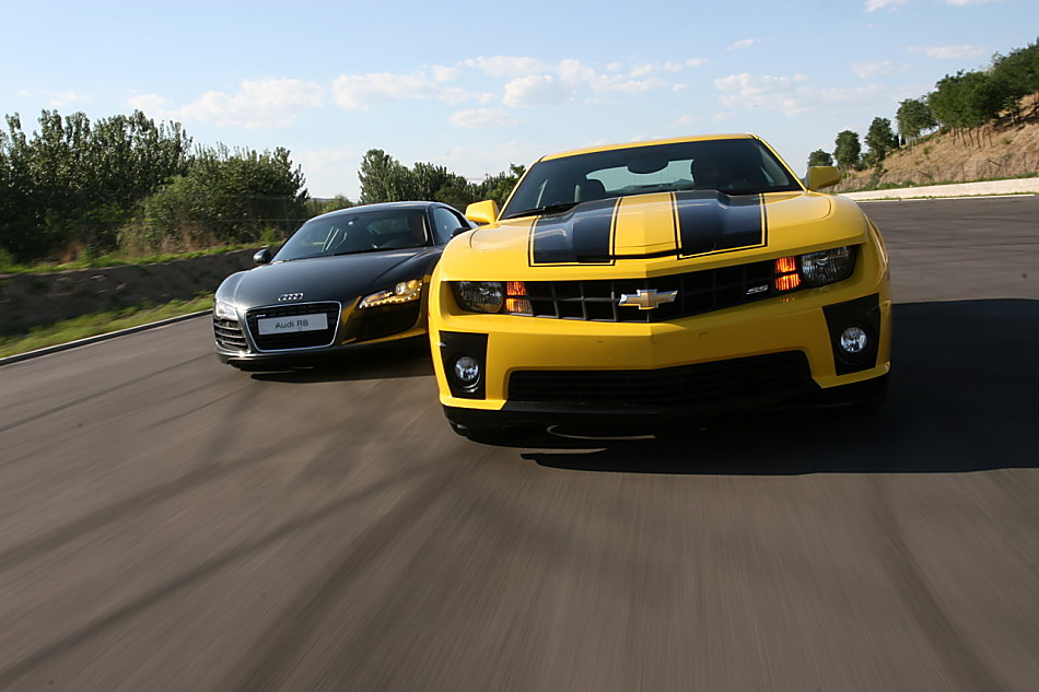 奥迪R8对比雪佛兰Camaro