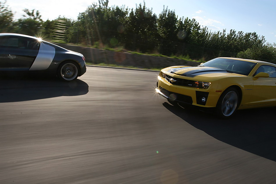 奥迪R8对比雪佛兰Camaro