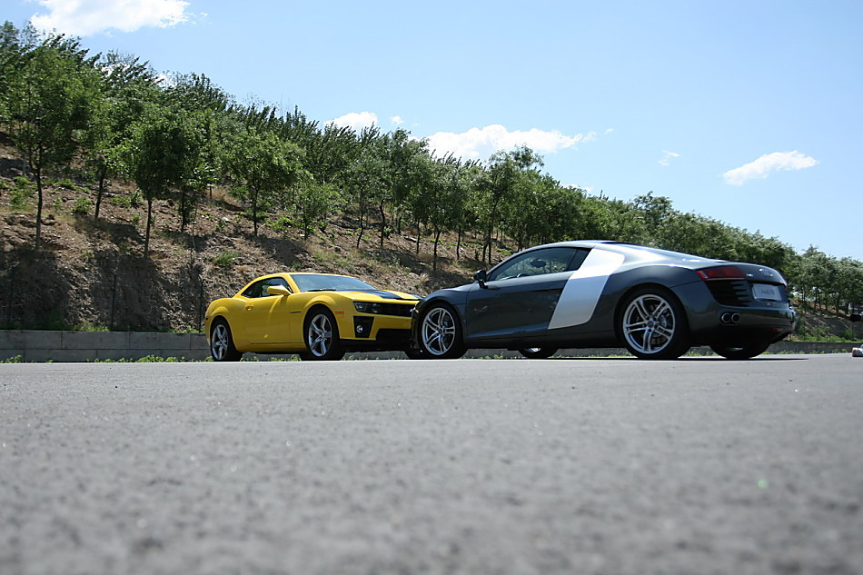 奥迪R8对比雪佛兰Camaro