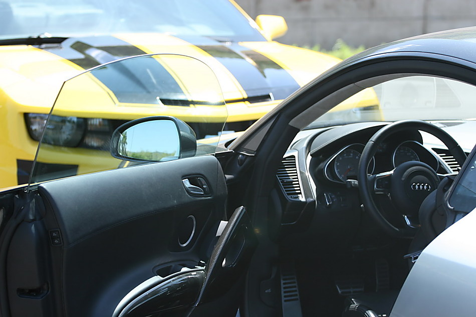 奥迪R8对比雪佛兰Camaro