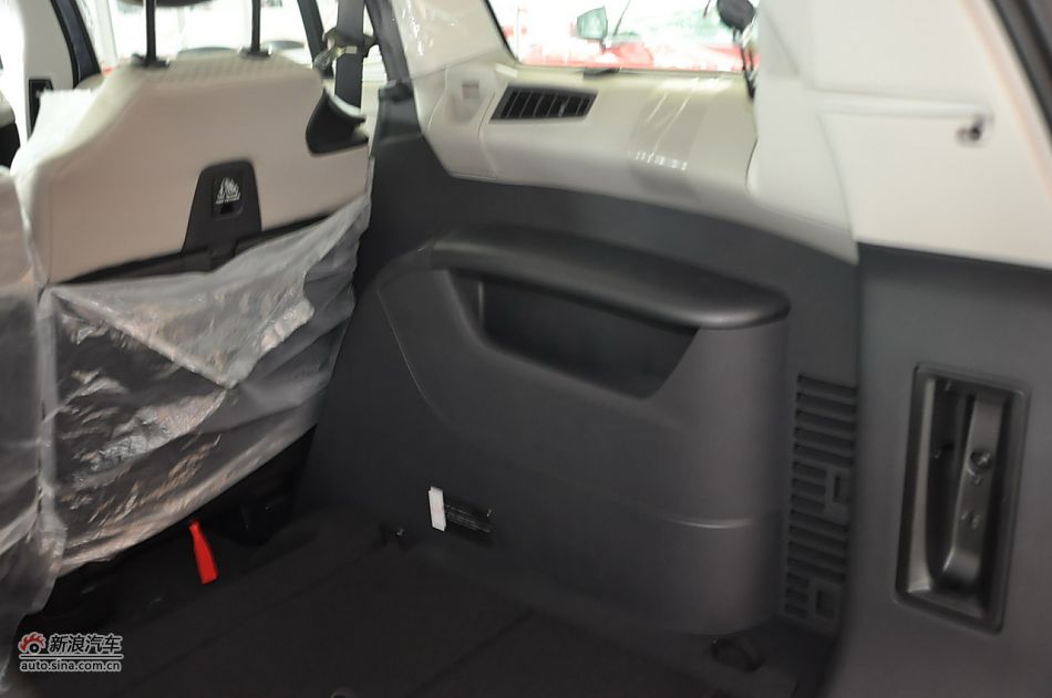 2009款大C4毕加索2.0自动豪华型实拍