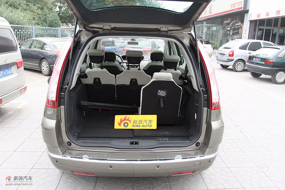 C4毕加索发动机、底盘及后备箱