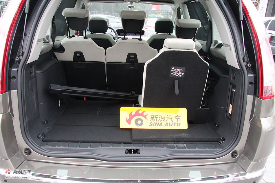 C4毕加索发动机、底盘及后备箱