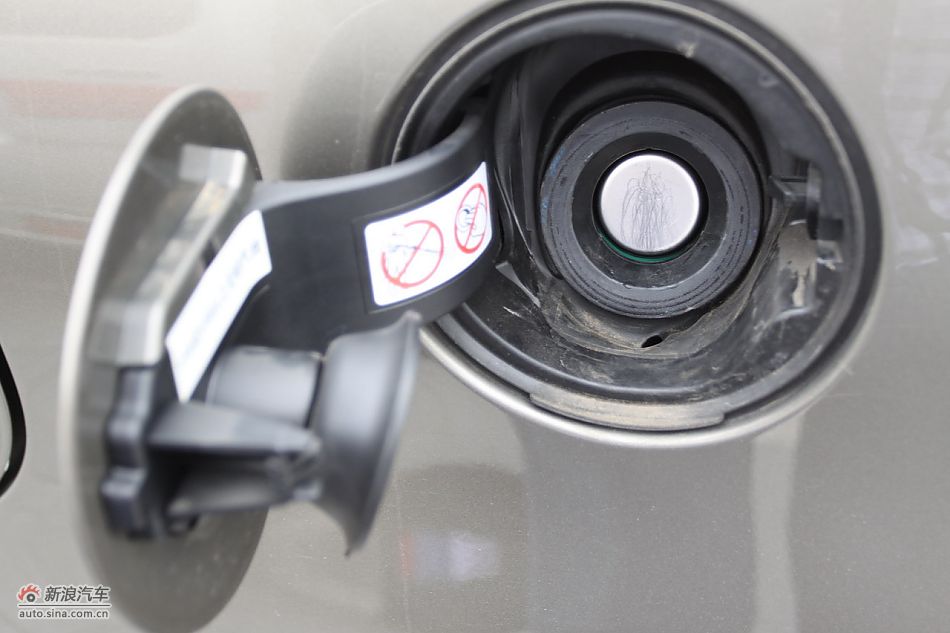 C4毕加索发动机、底盘及后备箱