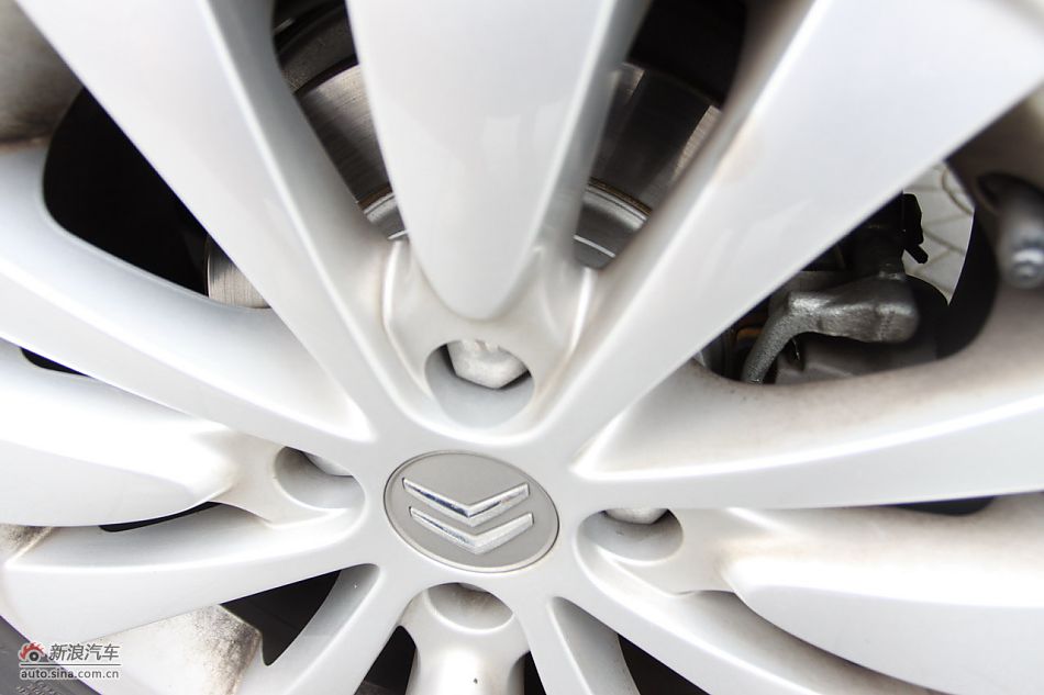 C4毕加索发动机、底盘及后备箱