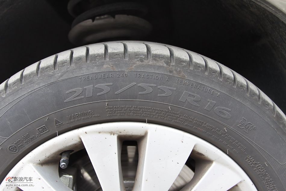 C4毕加索发动机、底盘及后备箱