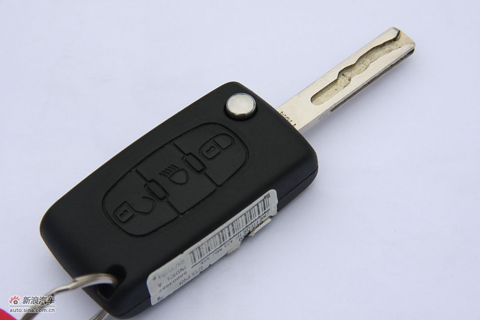 C4毕加索发动机、底盘及后备箱