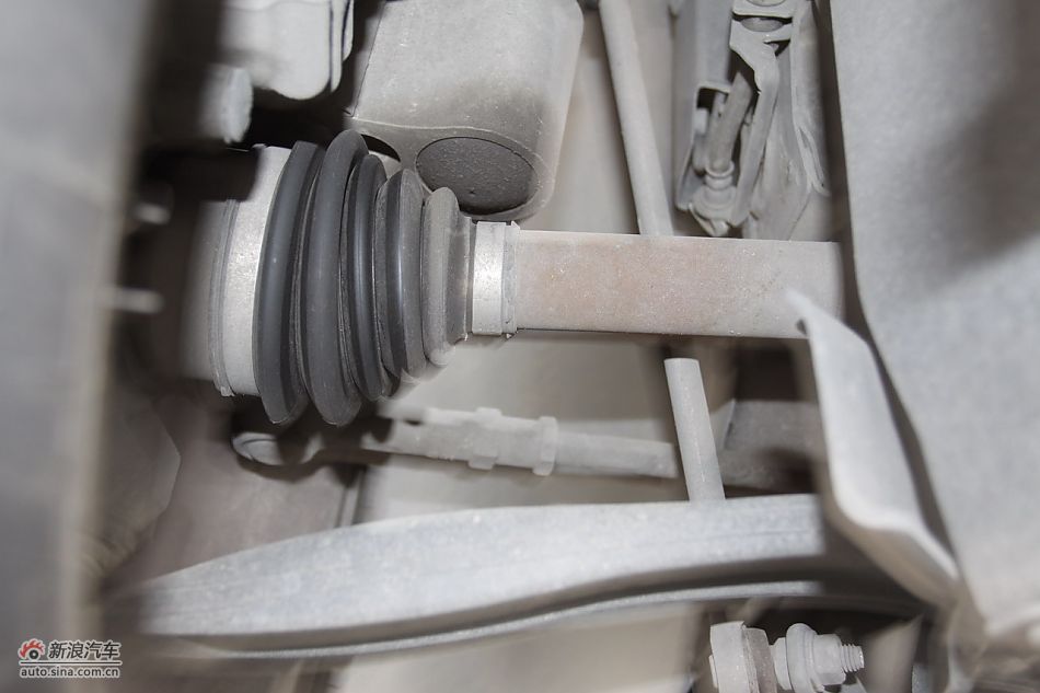 C4毕加索发动机、底盘及后备箱