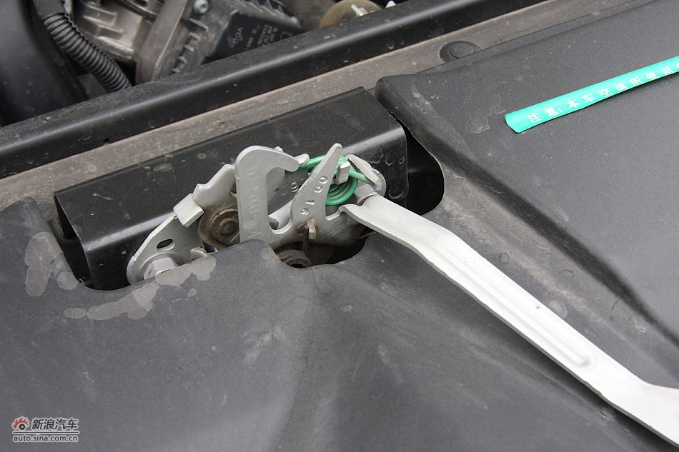 C4毕加索发动机、底盘及后备箱