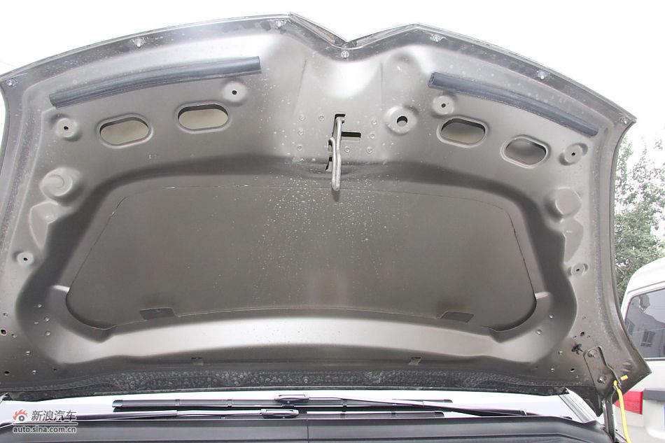 C4毕加索发动机、底盘及后备箱