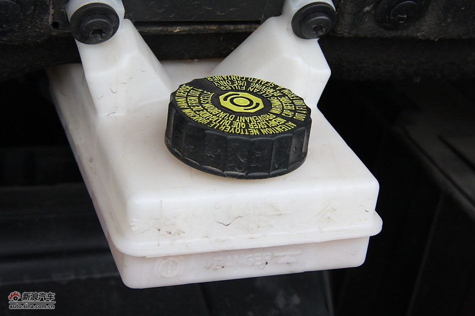 C4毕加索发动机、底盘及后备箱