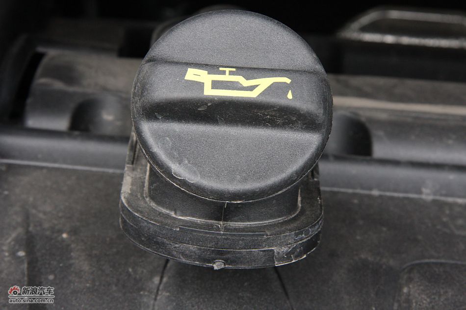 C4毕加索发动机、底盘及后备箱