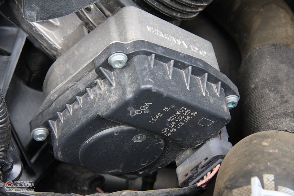 C4毕加索发动机、底盘及后备箱