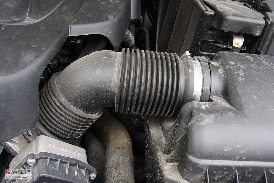 C4毕加索发动机、底盘及后备箱