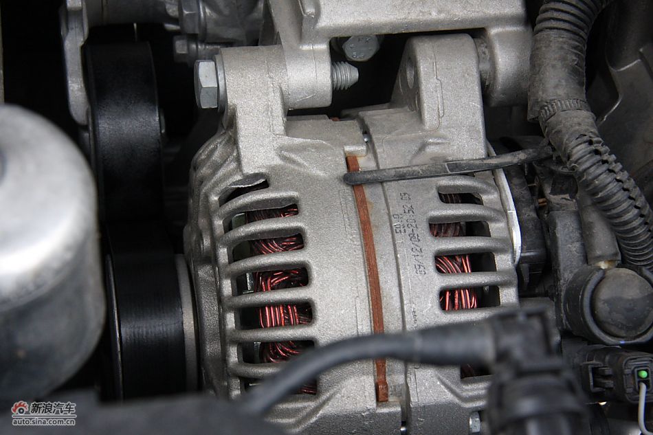 C4毕加索发动机、底盘及后备箱