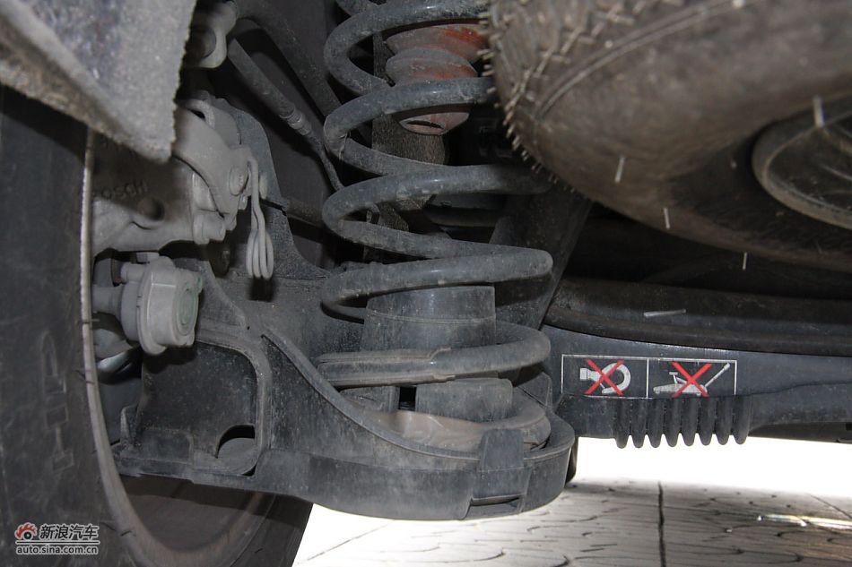 C4毕加索发动机、底盘及后备箱