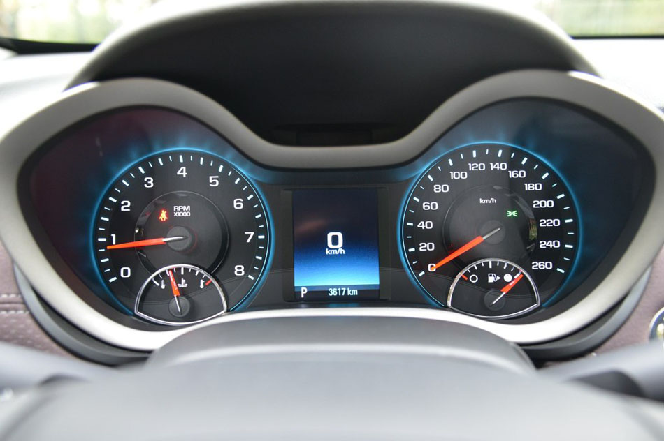 2016款 1.6T 自动豪华版 内饰