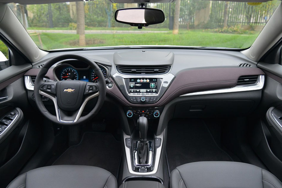 2016款 1.6T 自动豪华版 内饰